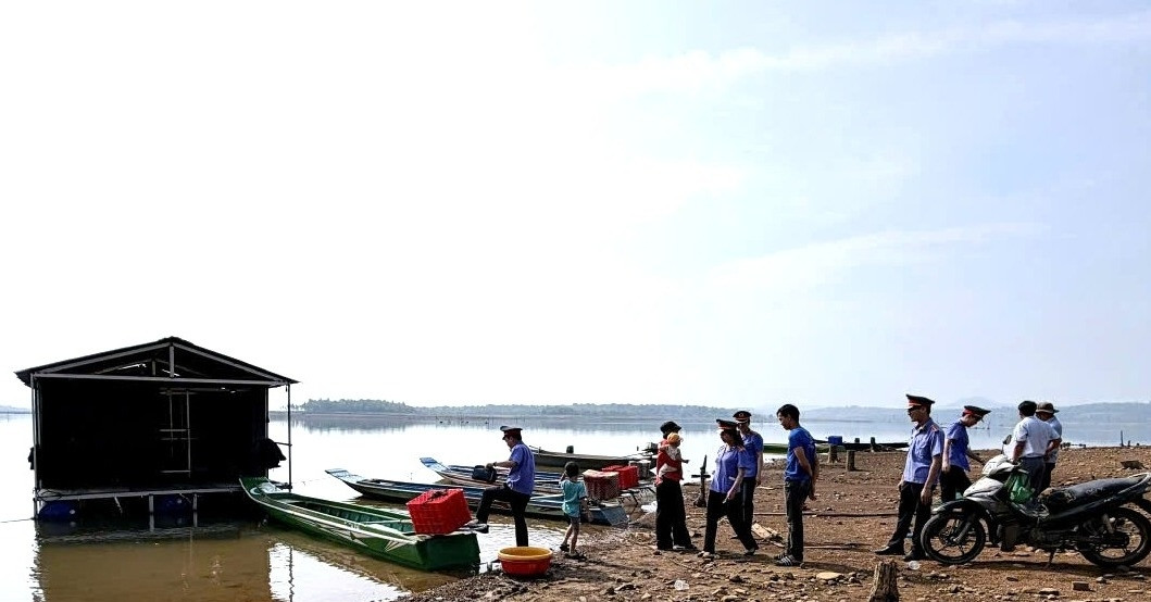 Hộ dân dựng nhà nổi ở vùng lõi di tích, Viện kiểm sát yêu cầu tháo dỡ