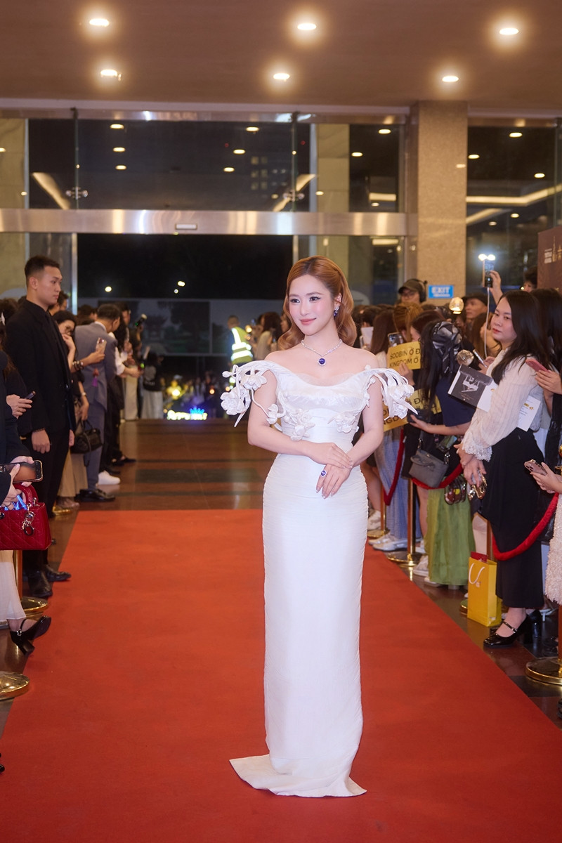 https://static-images.vnncdn.net/vps_images_publish/000001/000003/2026/5/1/huong-tram-001-415.jpg