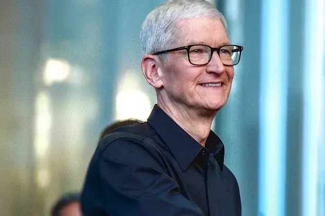 Một việc 'đều như vắt tranh' mỗi buổi sáng của Tim Cook