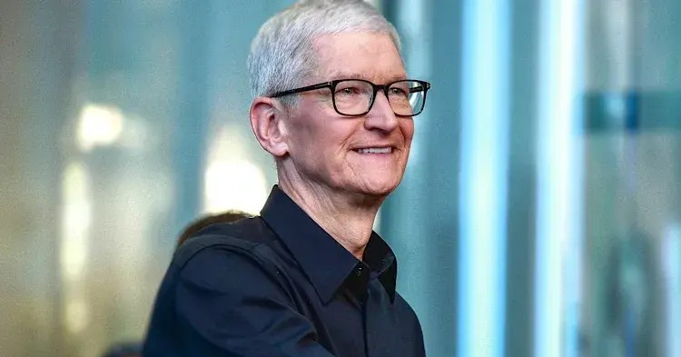 Một việc "đều như vắt tranh" mỗi buổi sáng của Tim Cook