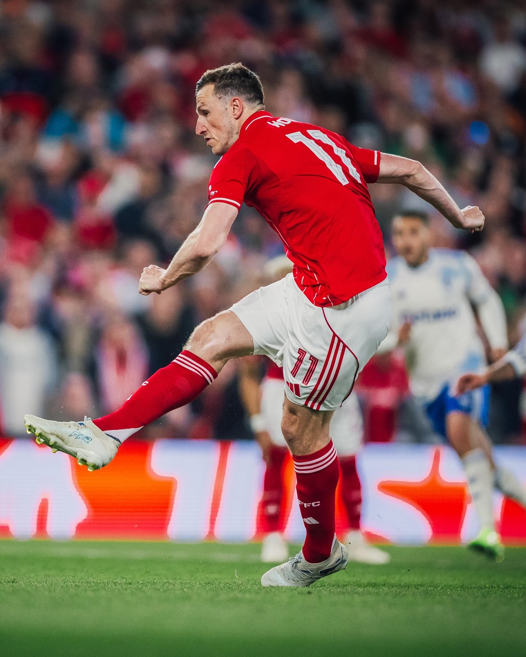 https://static-images.vnncdn.net/vps_images_publish/000001/000003/2026/5/1/nottingham-forest-vs-aston-villa-1-123.jpg