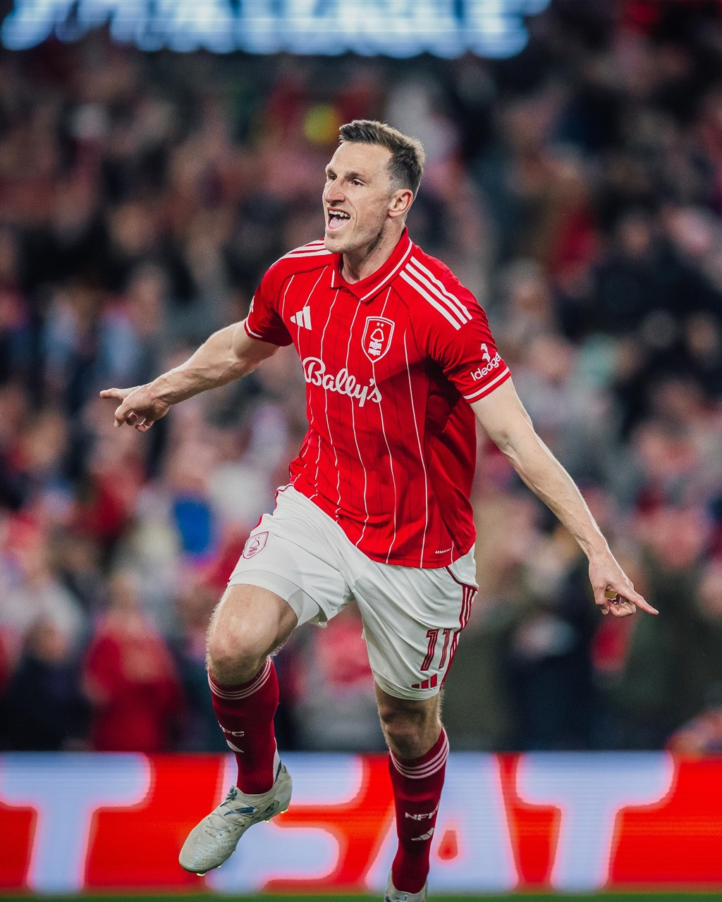 https://static-images.vnncdn.net/vps_images_publish/000001/000003/2026/5/1/nottingham-forest-vs-aston-villa-124.jpg