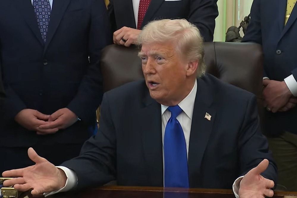Ông Trump phàn nàn khi Quốc hội Mỹ bỏ phiếu ngăn xung đột ở Iran