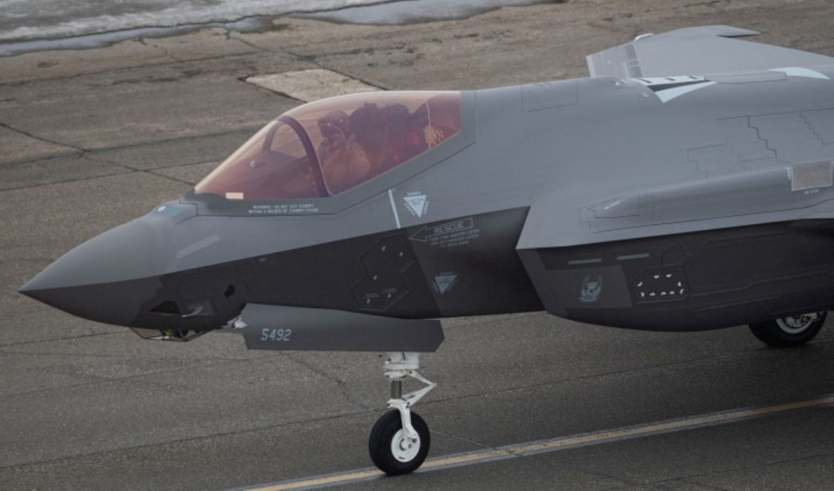 T lửa tầm nhiệt F 35.jpg