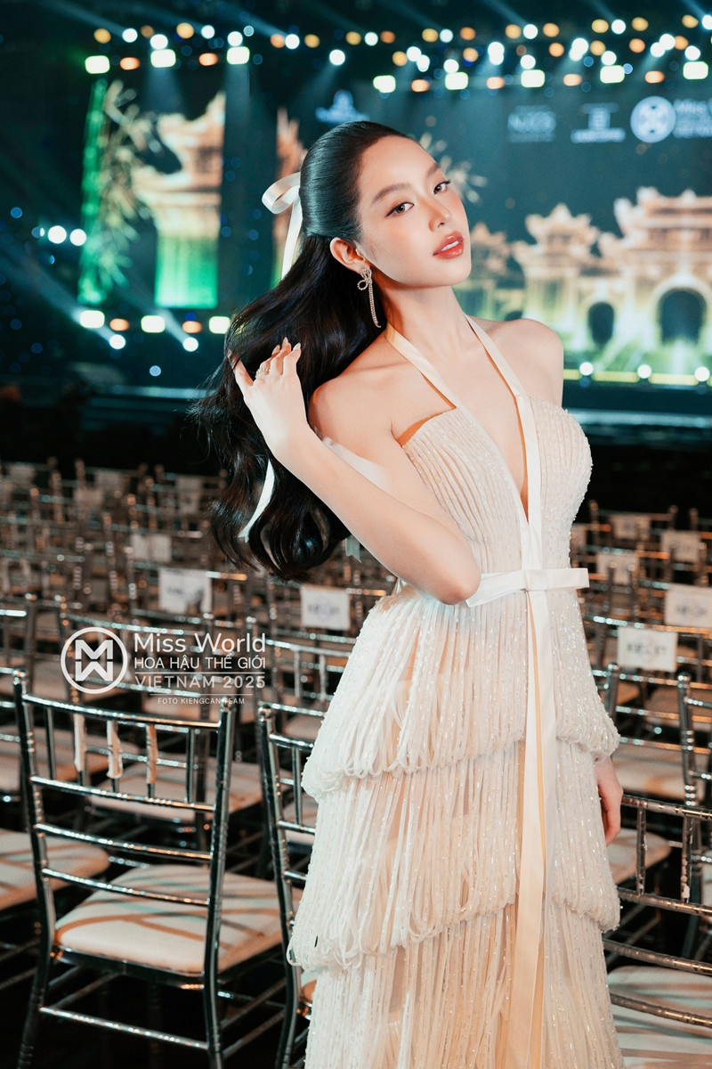 https://static-images.vnncdn.net/vps_images_publish/000001/000003/2026/5/1/thanh-thuy-004-418.jpg