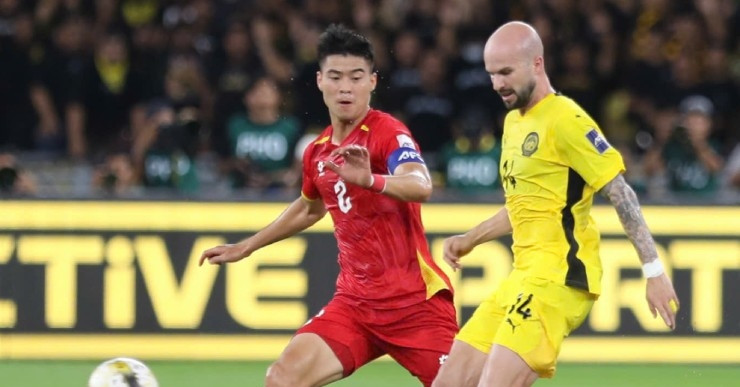 Tuyển Việt Nam: HLV Kim Sang Sik và nỗi lo... quá tải