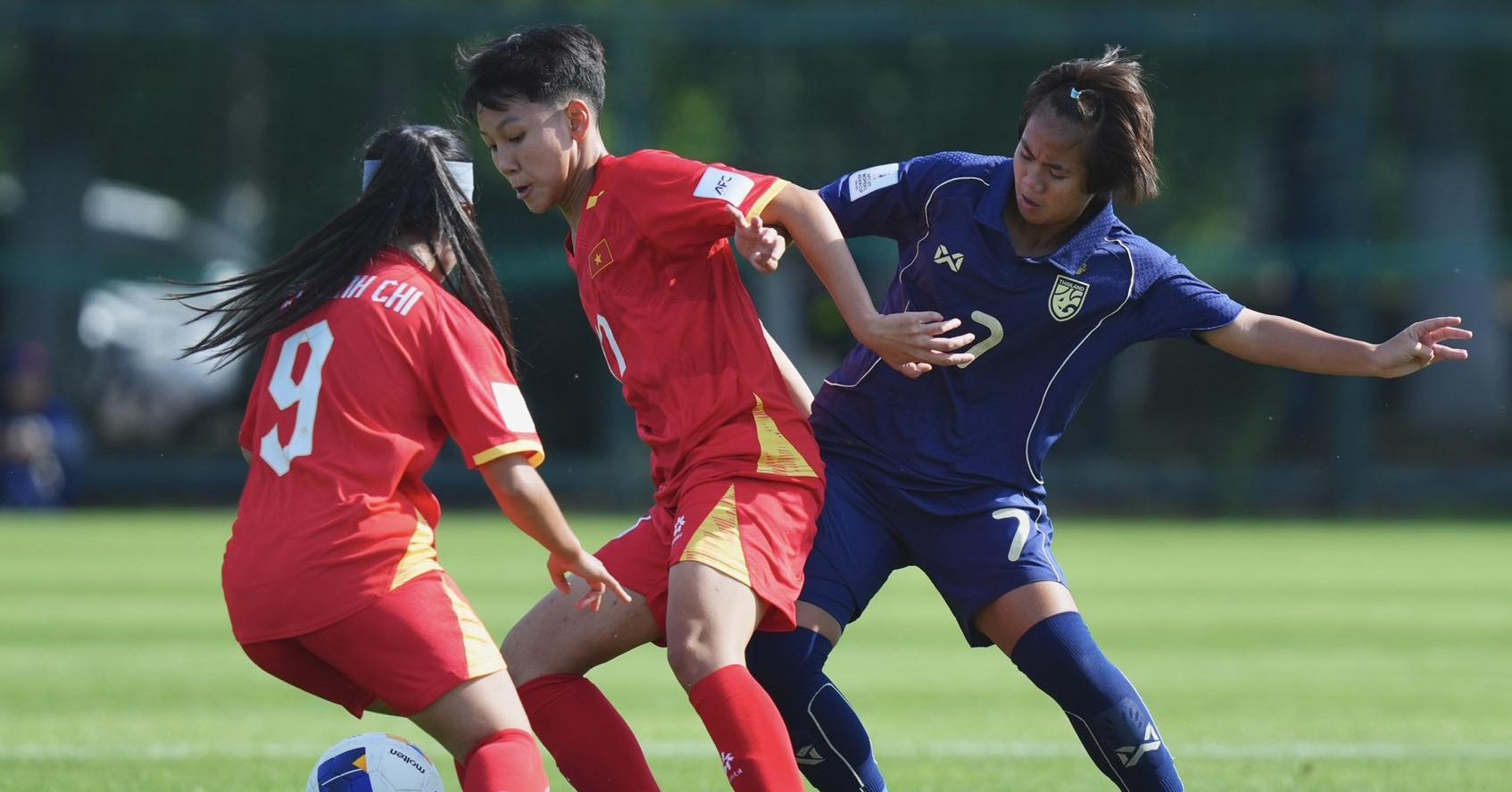U17 nữ Việt Nam hòa nghẹt thở Thái Lan trận ra quân giải châu Á