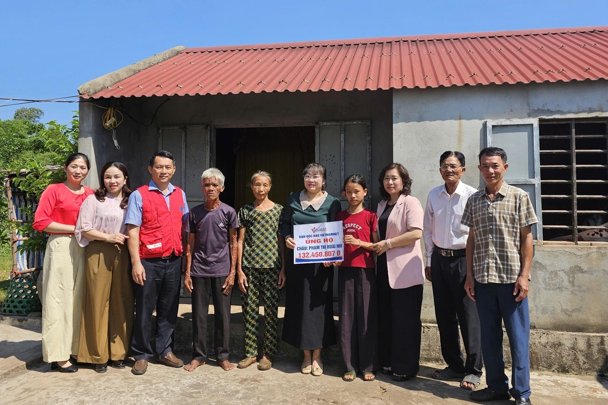 Được bạn đọc giúp đỡ hơn 132 triệu đồng, cô bé ở Quảng Trị đã có tiền phẫu thuật