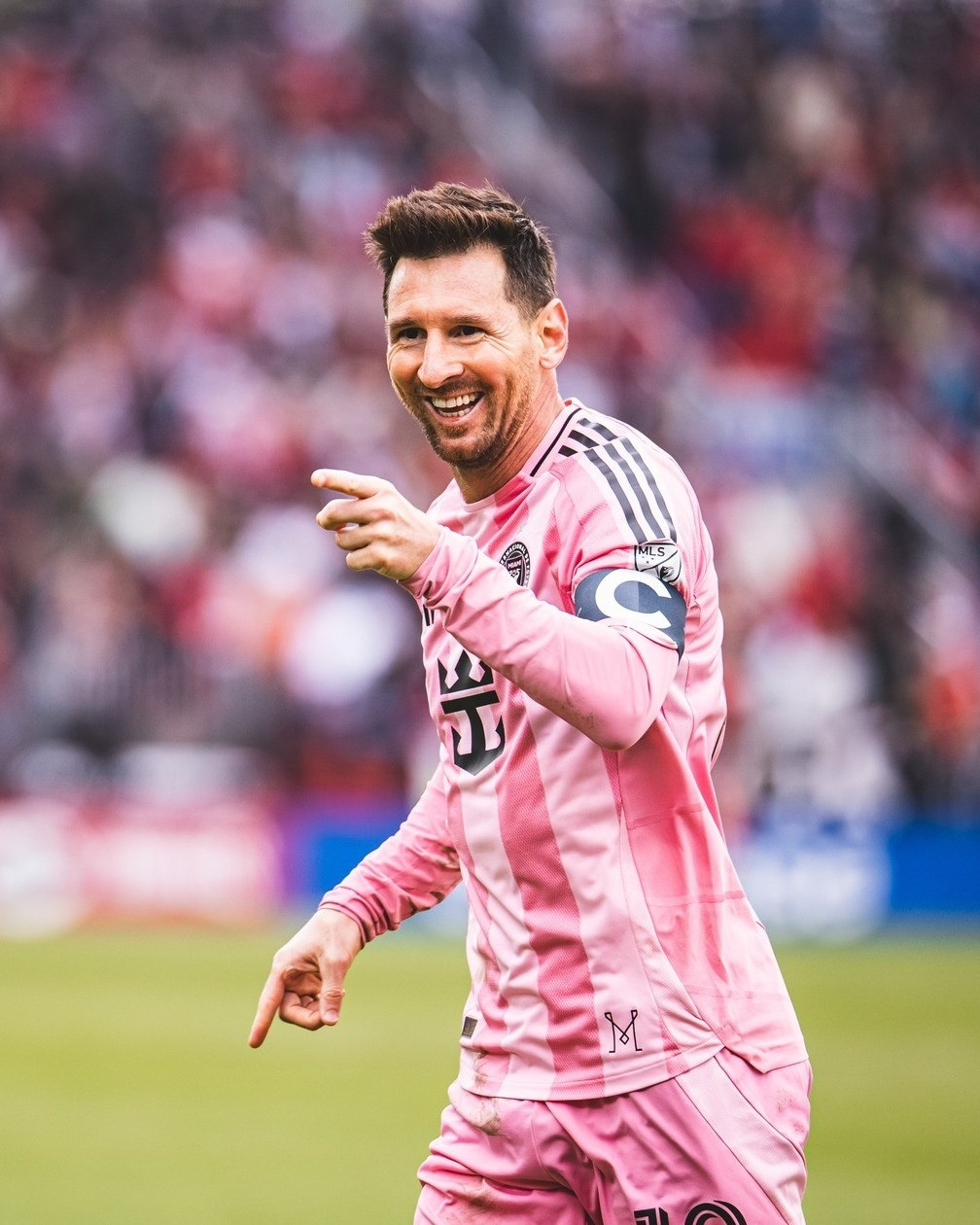 https://static-images.vnncdn.net/vps_images_publish/000001/000003/2026/5/10/messi-inter-miami-243.jpg