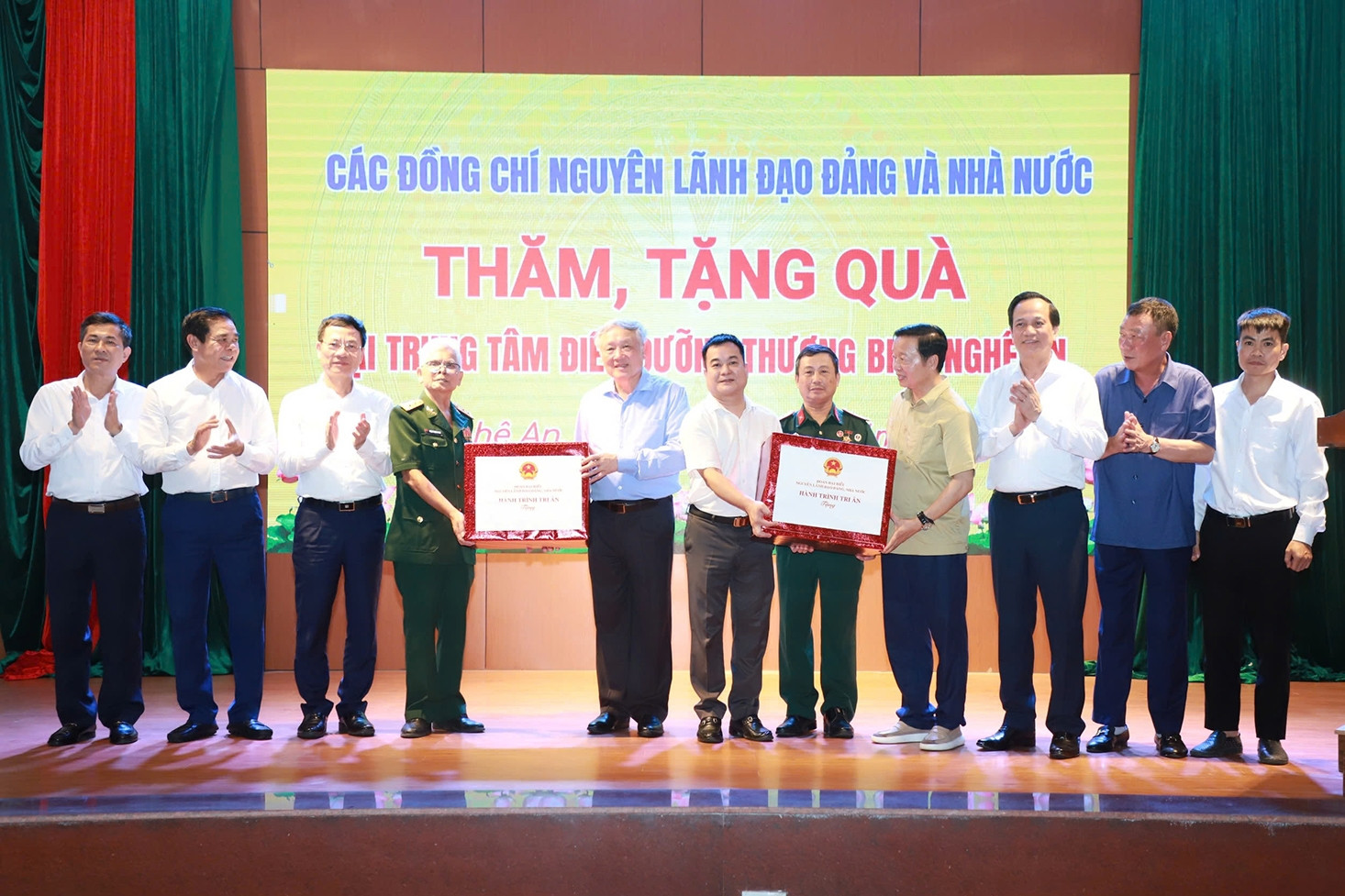 Nguyên lãnh đạo Đảng, Nhà nước dâng hương tưởng nhớ Chủ tịch Hồ Chí Minh