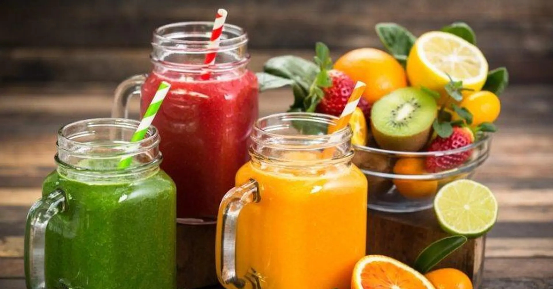 Thải độc bằng uống nước ép trái cây mỗi ngày, người đàn ông bị hỏng thận