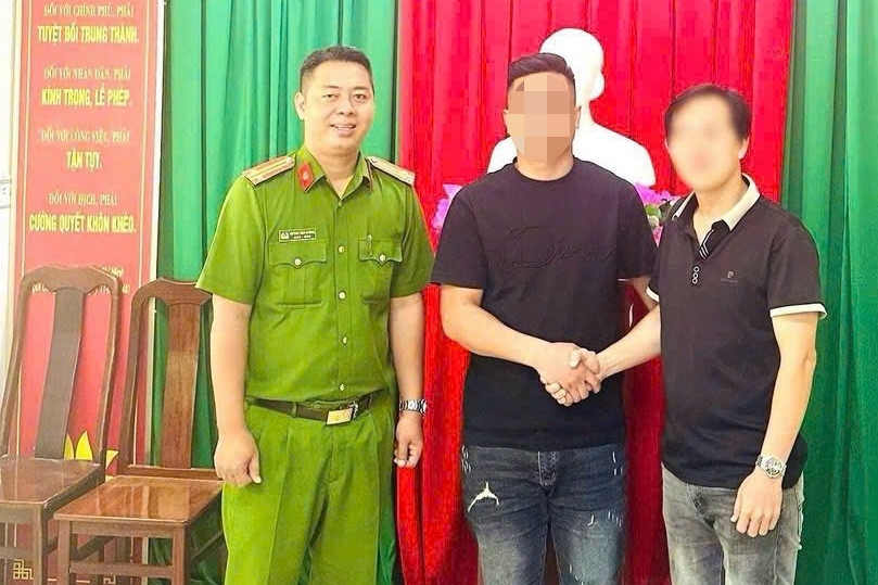 Thanh niên 27 tuổi chuyển 1 tỷ đồng cho người lạ