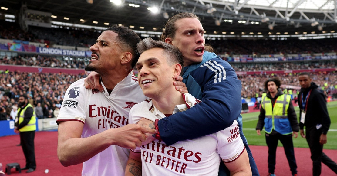 Arsenal thắng nghẹt thở West Ham, tiến sát ngôi vô địch