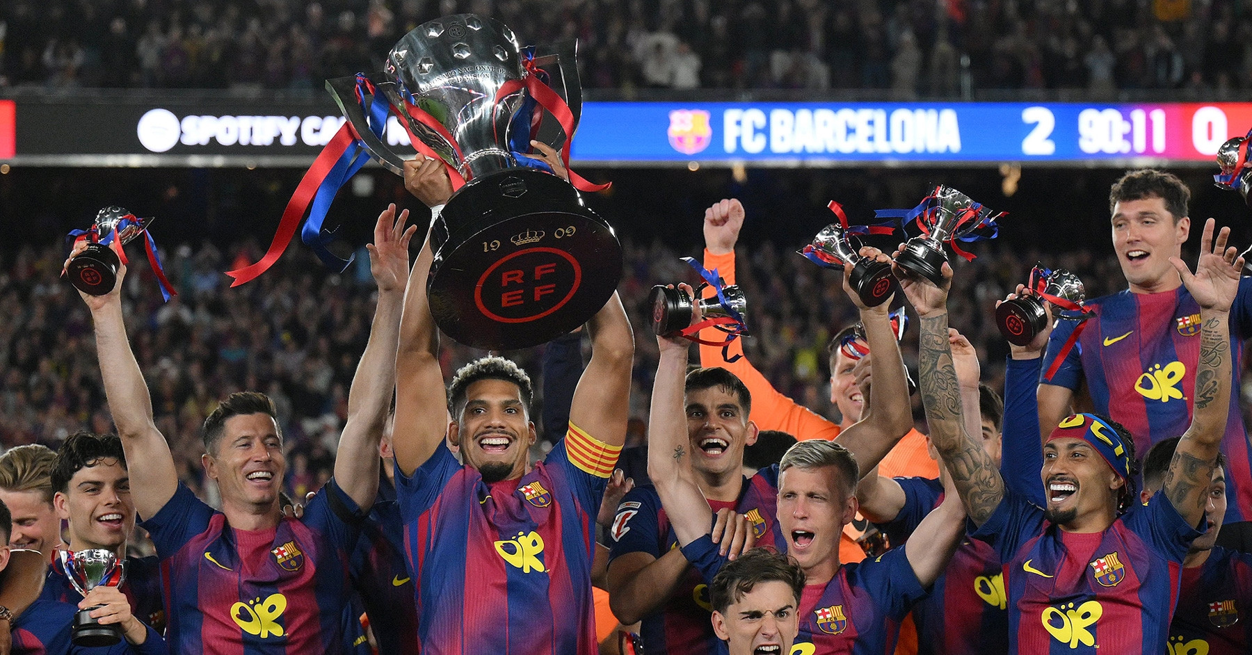 Barca kiếm bộn tiền với danh hiệu La Liga thứ 2 liên tiếp