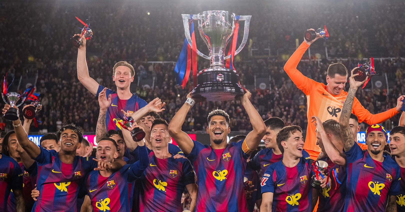 Barca vô địch La Liga: Đứng trên đống đổ nát Real Madrid