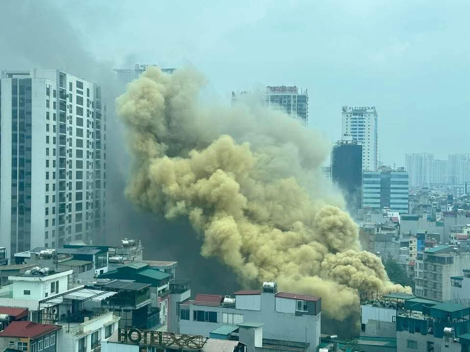 chay quan karaoke.jpg