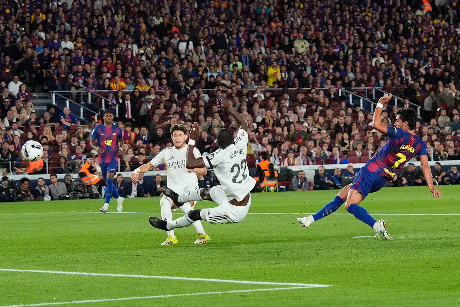 Ferran Torres Barca Real Madrid.jpg