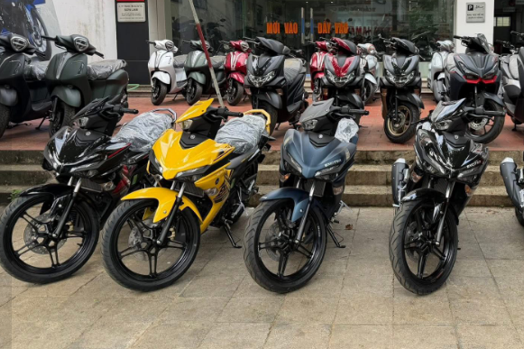 Giá xe máy đầu tháng 5, xe côn tay 