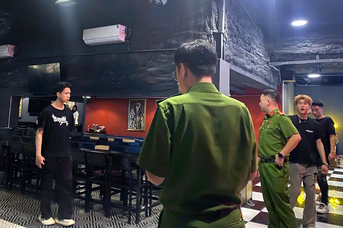 Hà Nội kiểm tra đột xuất loạt quán karaoke có dấu hiệu hoạt động biến tướng
