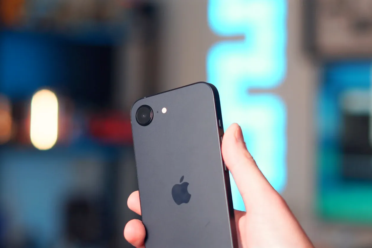 Sắp có iPhone Neo giá rẻ chưa từng thấy, Apple quyết tâm 'chơi tất tay'?