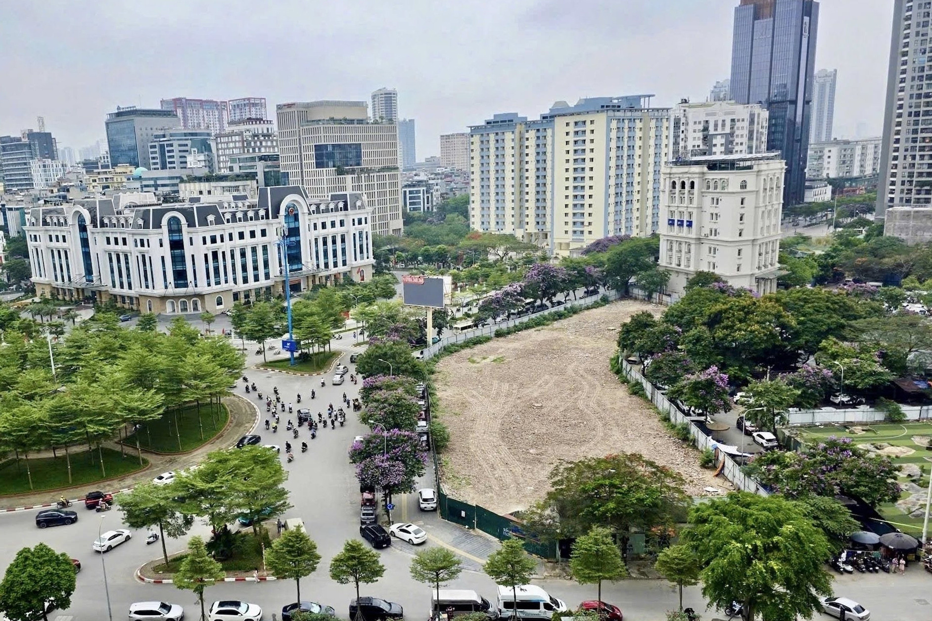 Toàn cảnh đất vàng hoang phí giữa Hà Nội, triệu tỷ bị chôn lấp, găm giữ