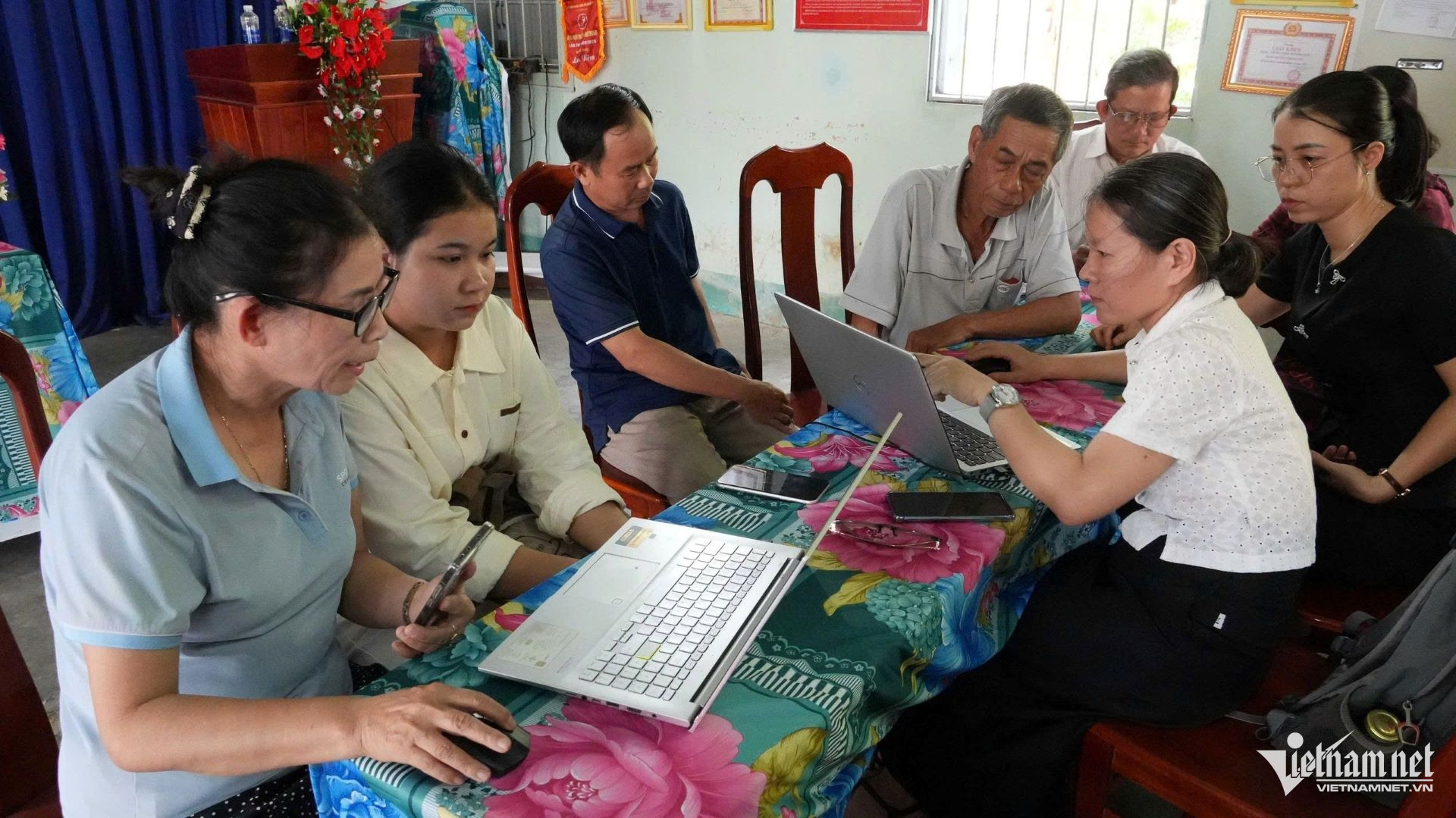 W-cong nghe 2.jpg