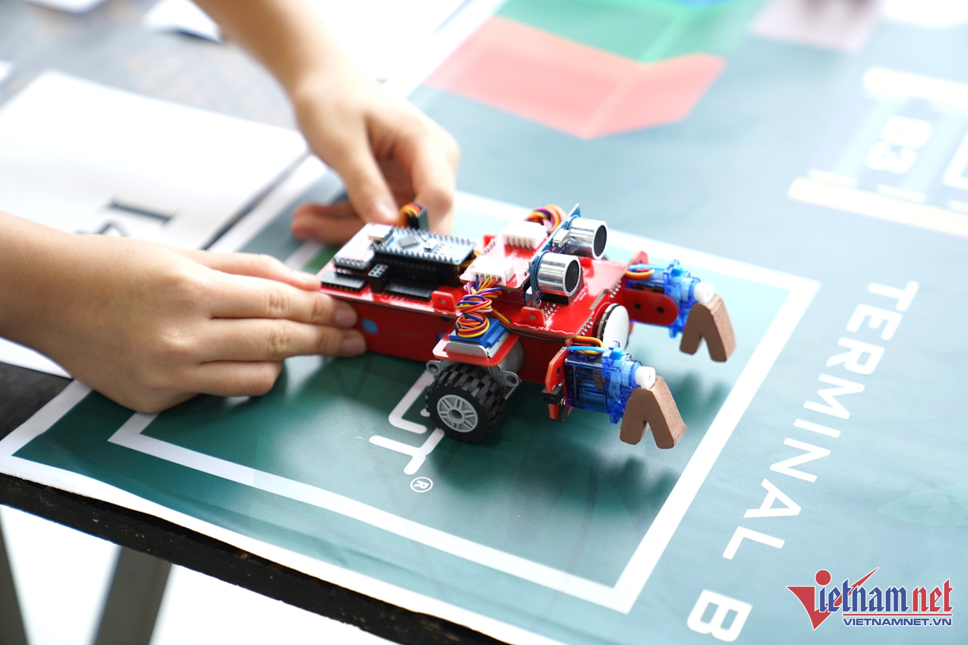 W-vong chung ket  thi robotic hoc sinh 000 1.jpg