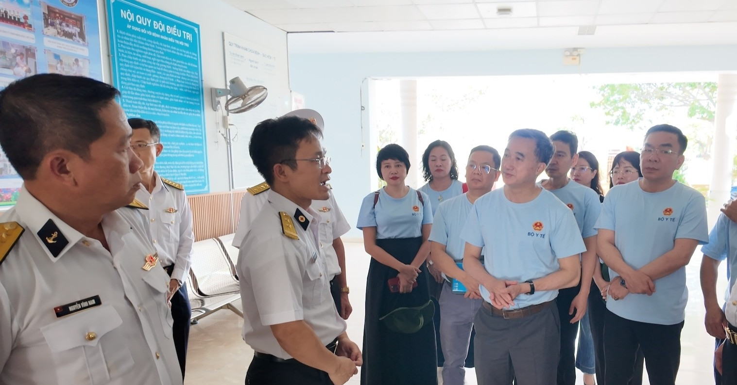 Bộ Y tế sẽ tham mưu hoàn thiện chính sách đãi ngộ y bác sĩ công tác ở hải đảo