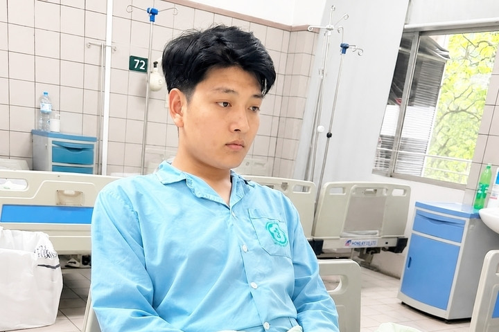 Dự cảm xấu sau lần soi gương, nam sinh 21 tuổi nhận tin sốc về sức khỏe