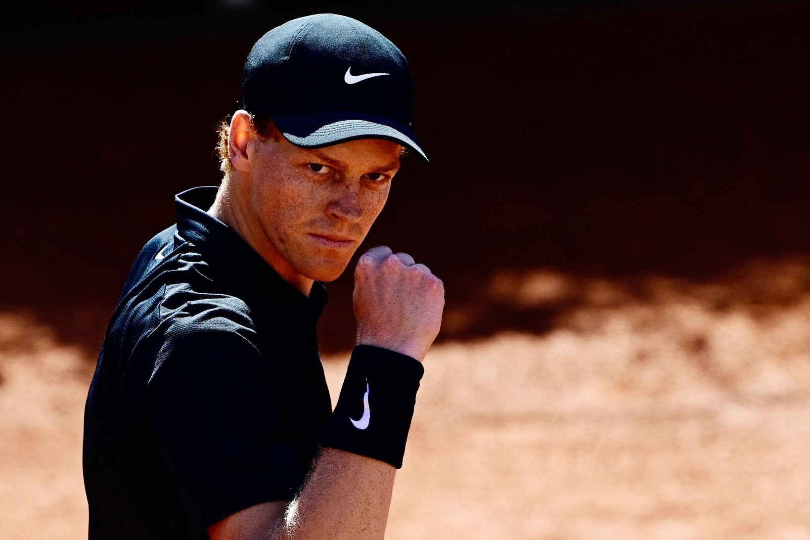 Jannik Sinner tốc thắng vào vòng 4 Rome Open