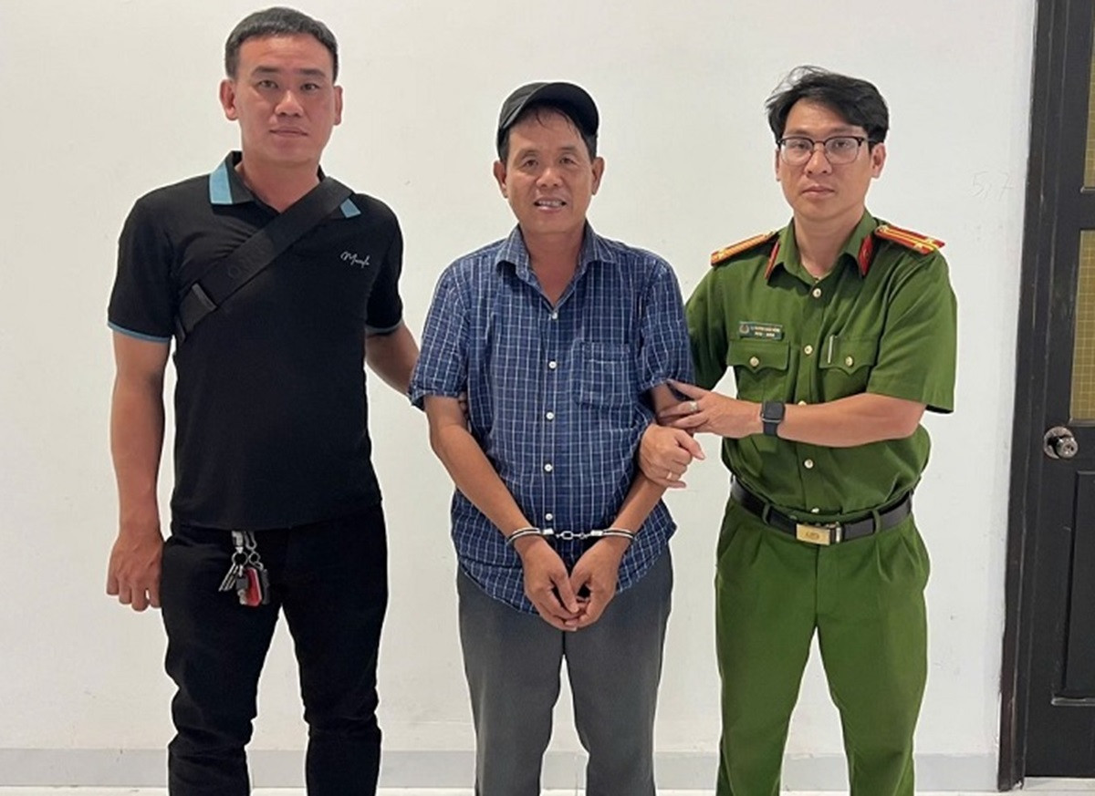 Lừa bán nhà rồi biệt tích nhiều năm, đối tượng truy nã đặc biệt “sa lưới” ở cảng cá.jpg
