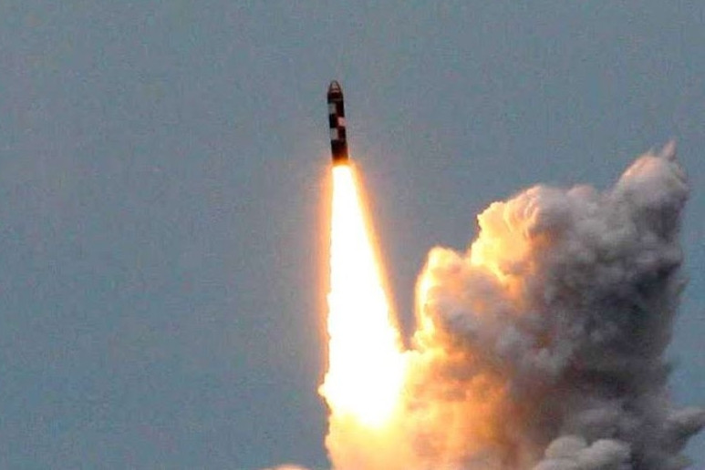 Tên lửa Bulava tầm bắn 9.000km, công nghệ MIRV 10 đầu đạn, khiến mọi hệ thống phòng thủ bất lực