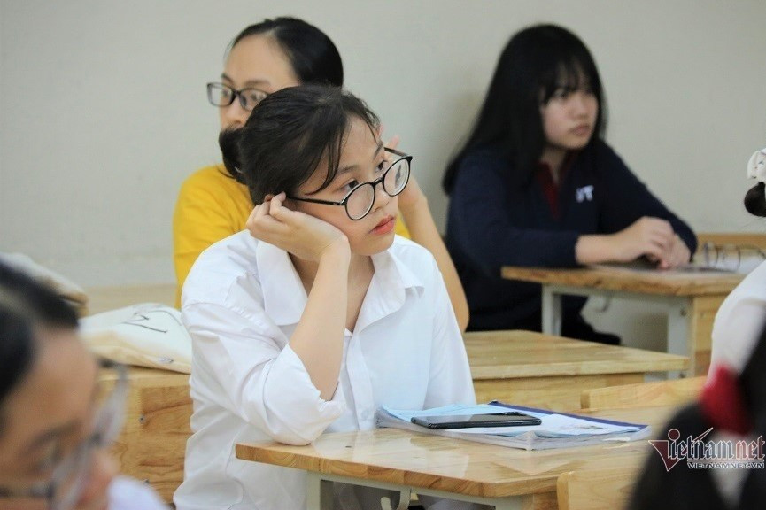 thi lop 10 23.jpg