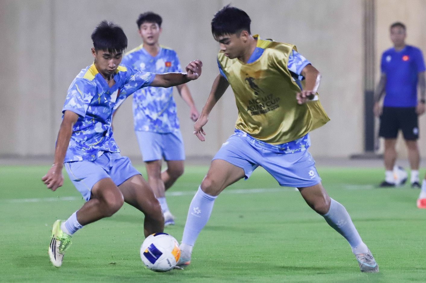 U17 Việt Nam quyết đấu UAE, HLV Cristiano Roland làm điều đặc biệt
