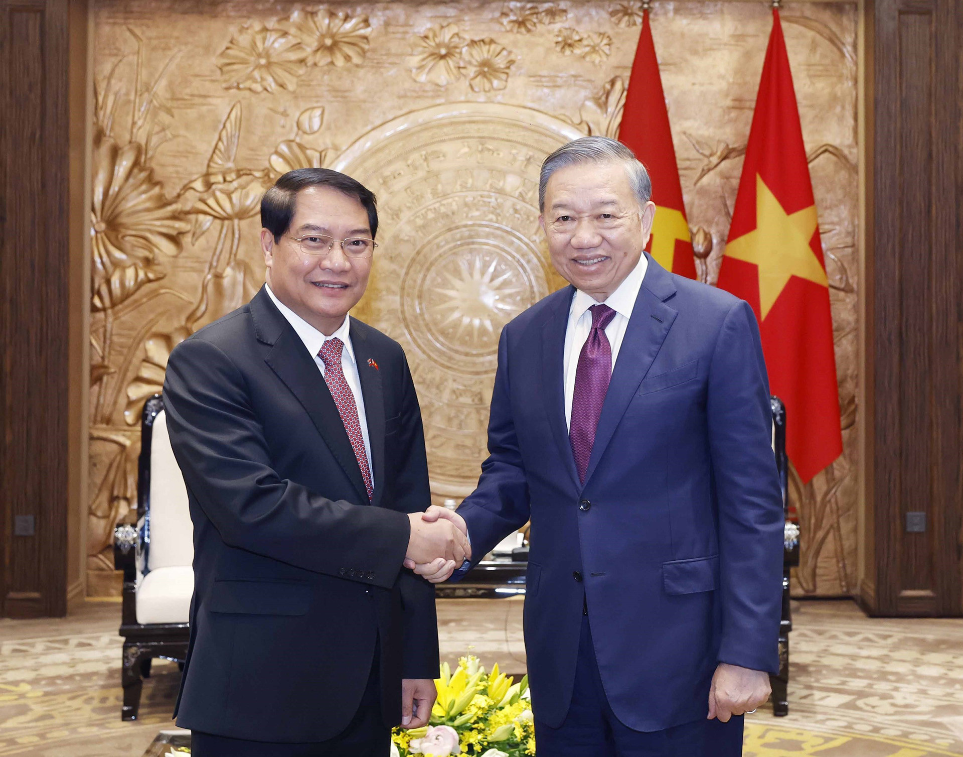 vnapotaltongbithuchutichnuoctolamtiepuyvientrunguongdangbithuthanhuychutichhoidongnhandanthudoviengchanlao8756603 17785838552891861048105.jpg