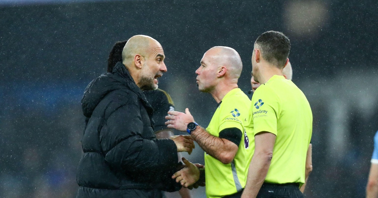 Arsenal được ưu ái, Pep Guardiola kịch liệt chỉ trich trọng tài