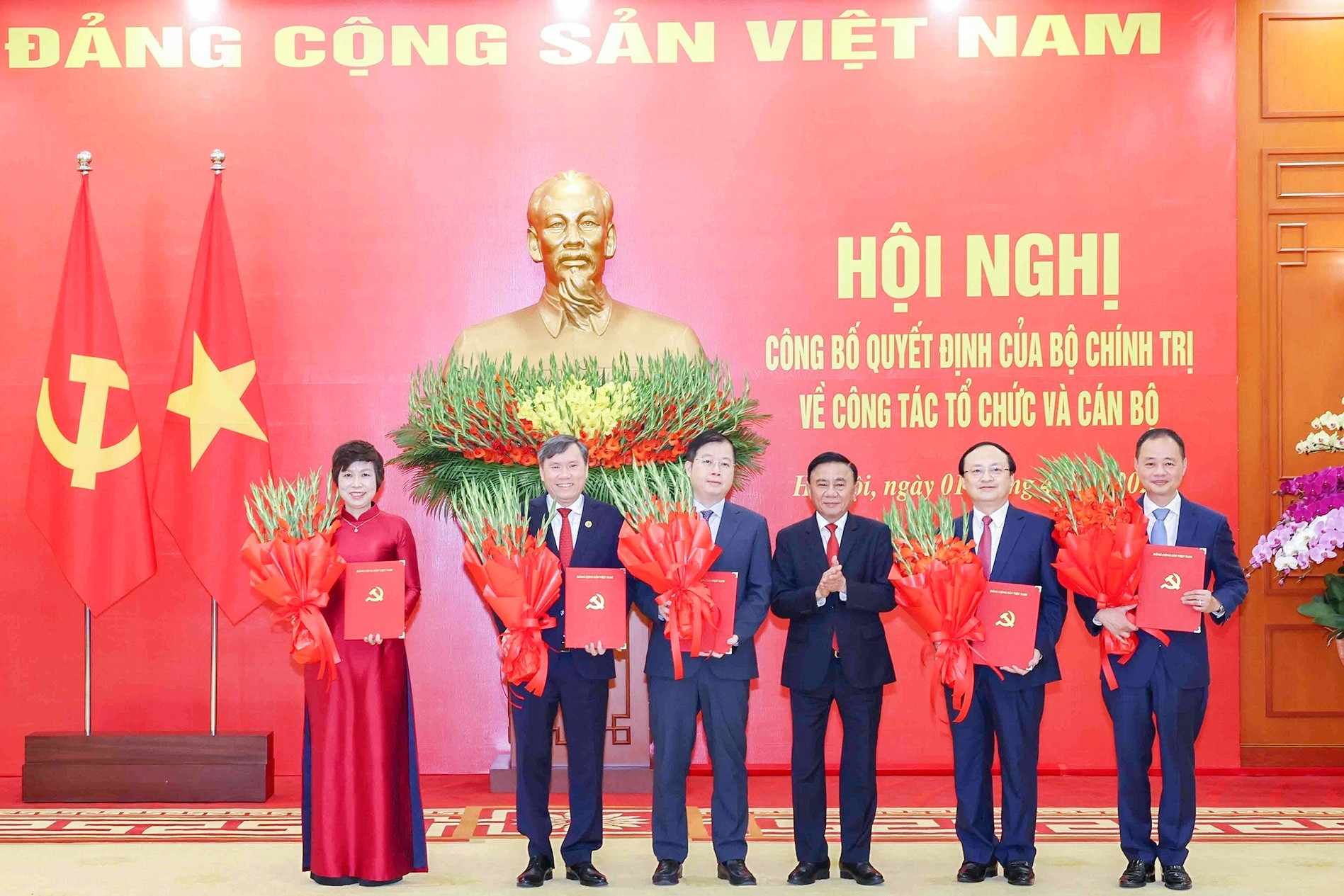 Điều chỉnh một số chức danh lên diện Bộ Chính trị, Ban Bí thư quản lý
