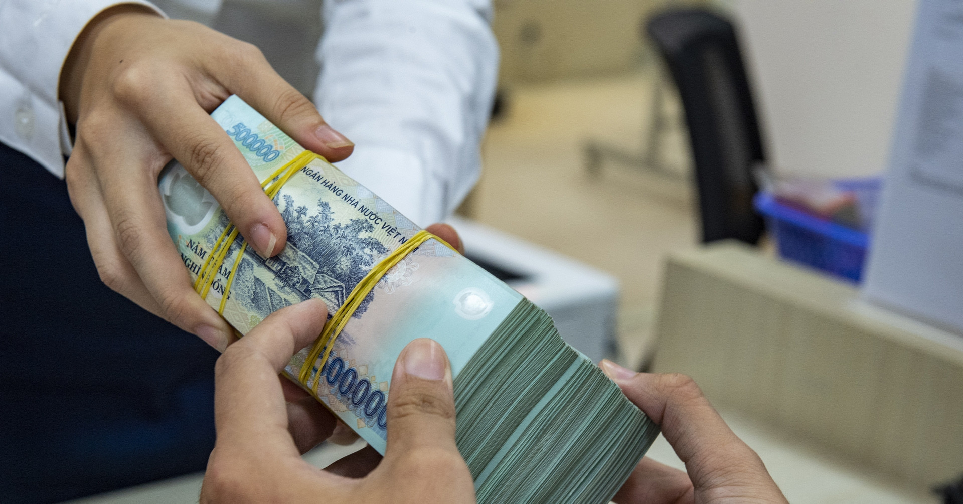 Lãi suất ngân hàng hôm nay 13/5/2026 tăng mạnh, cao nhất lên tới 8%/năm