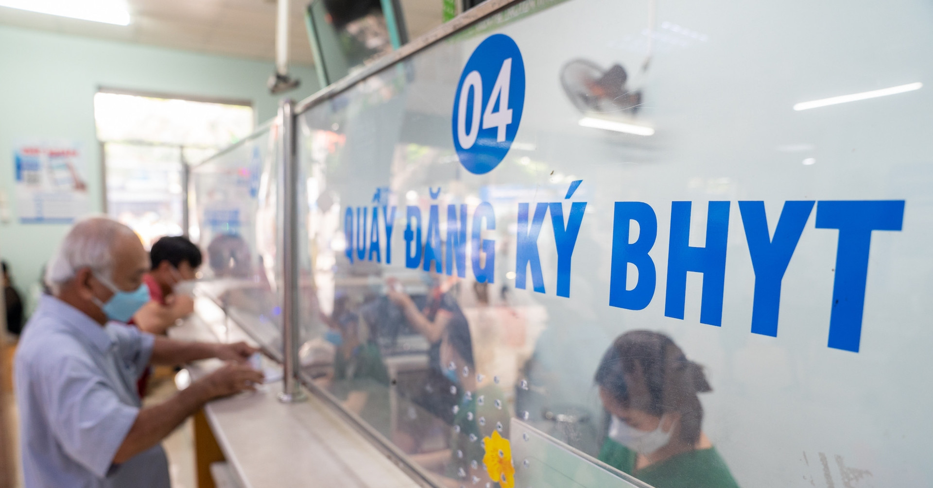 Người dân phản ánh quy định về chuyển viện BHYT còn bất cập, Bộ Y tế nói gì?