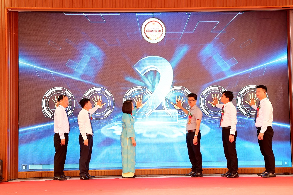 ra mat truong hoc xhcn1.jpg