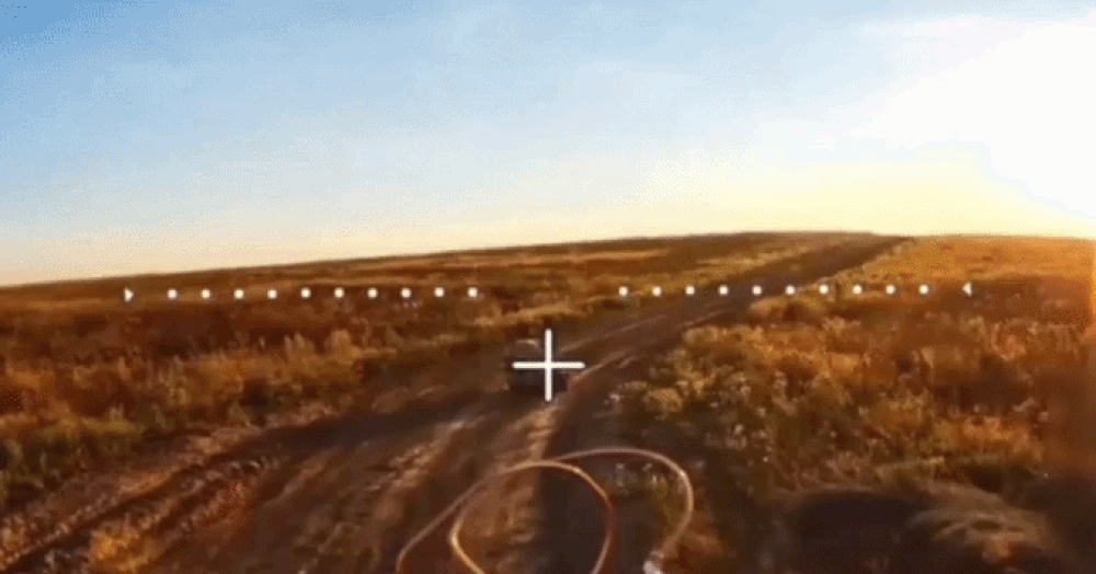 Video FPV cảm tử Nga tấn công loạt người máy quân sự Ukraine