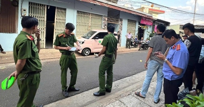 Vừa gõ cửa phòng trọ tìm người, nam thanh niên bị đánh tử vong
