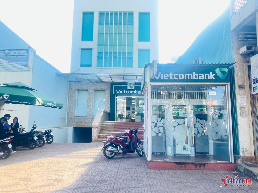 W-Xét xử 1.jpg