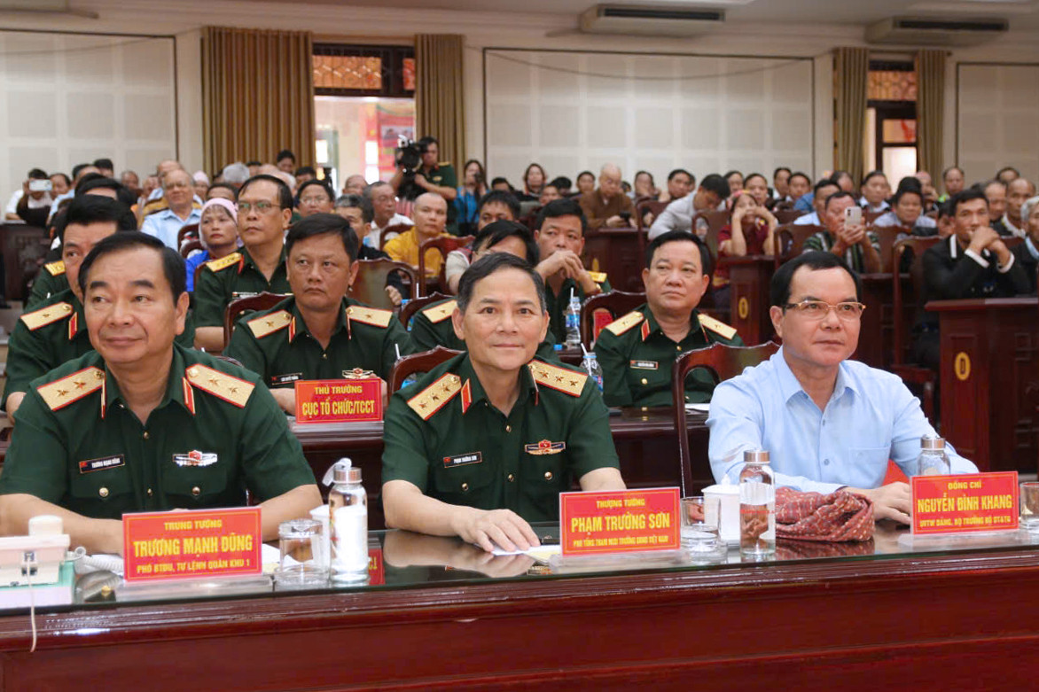 bo truong 1 2042.jpg