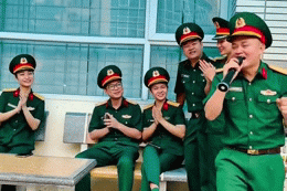 Điều bất ngờ về em trai Trung tá của Xuân Hinh, hạnh phúc của diễn viên Đình Tú