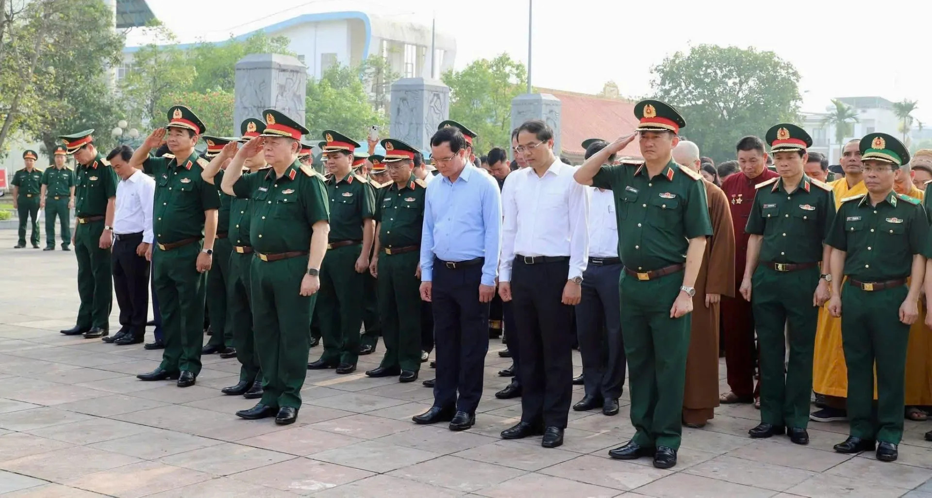 Đoàn đại biểu 4.jpg