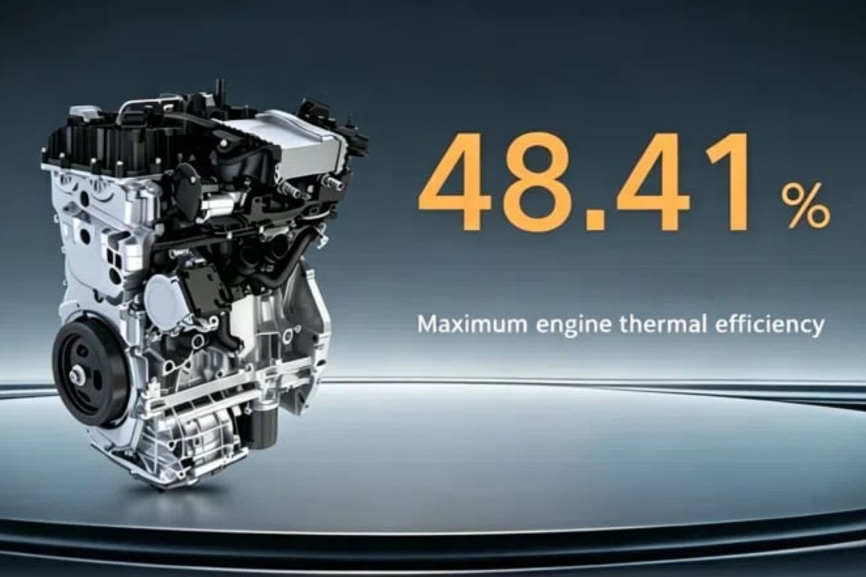 Geely i HEV hybrid.jpg