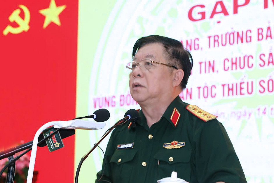 Già làng, trưởng bản, người có uy tín, chức sắc tôn giáo là cầu nối ý Đảng với lòng dân