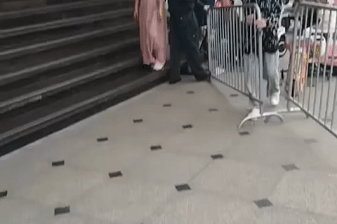 Hai phường lên tiếng về clip gây tranh cãi ở phố đi bộ hồ Hoàn Kiếm