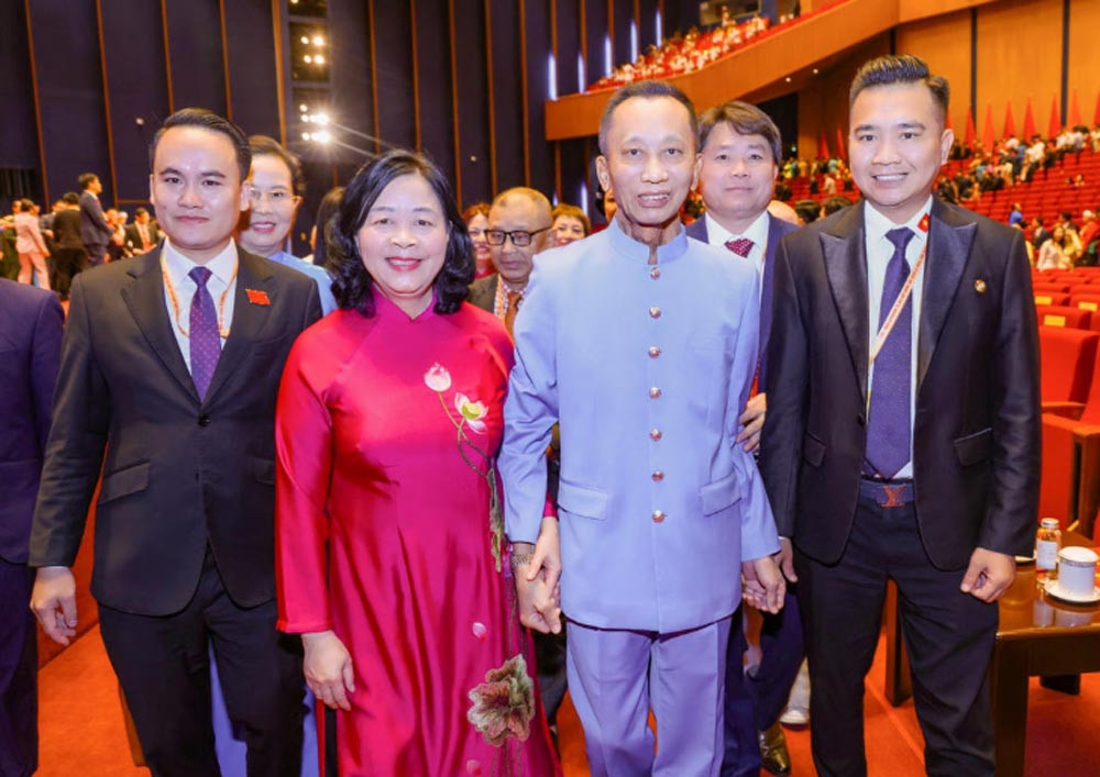 Hiệp sĩ Đại Thánh giá Lê Đức Thịnh 2.jpg